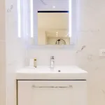 Modern - 2br-5p - Bastille *