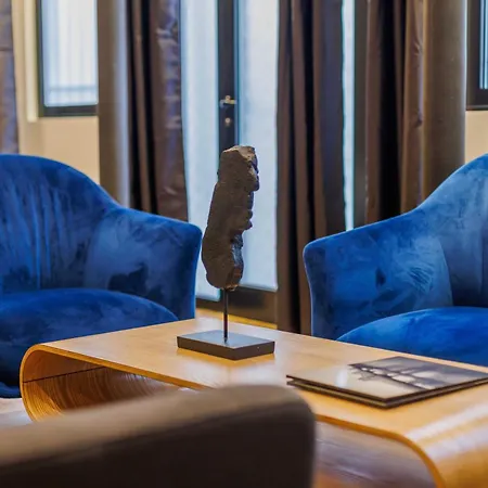 Modern - 2br-5p - Bastille *