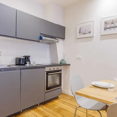 Modern - 2br-5p - Bastille Apartment