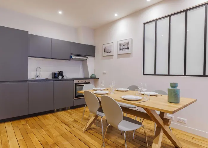 Modern - 2br-5p - Bastille *
